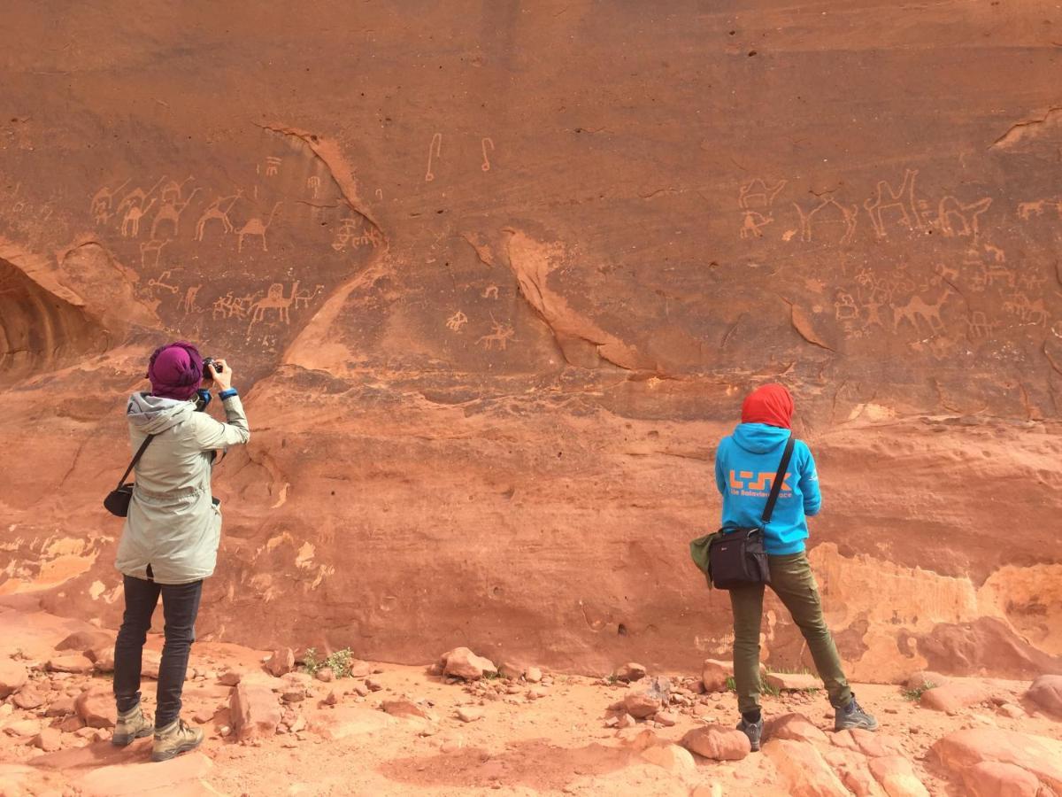 Luxury tent Wadi Rum-bedouin Tents And Jeep Tours